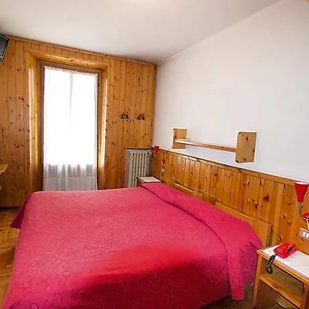 Meublé Dante Hotel 2*