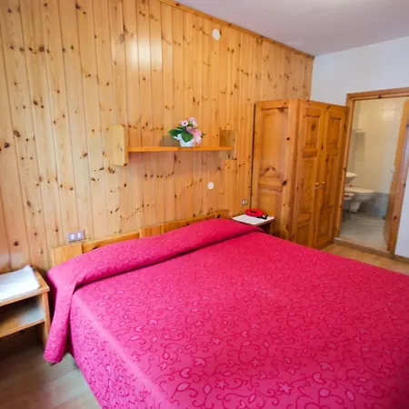 Meublé Dante Hotel 2*